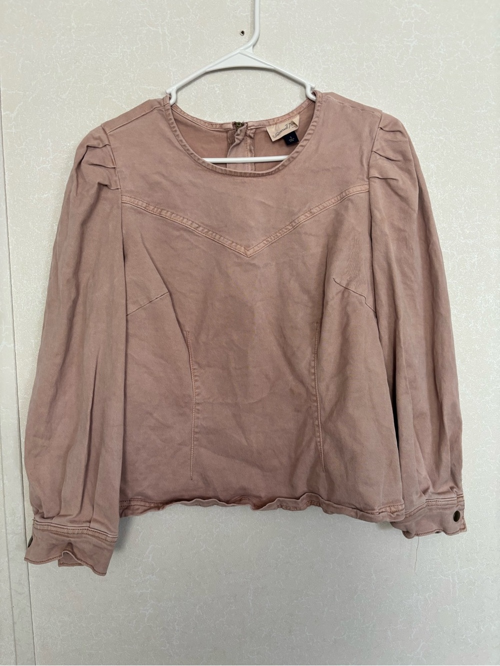 Universal Thread long sleeve blush jean blouse Small